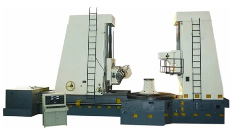 Gear hobbing machine